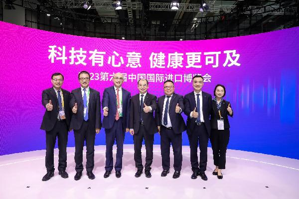 相约进博 | 上海医药助力雅培药品新品发布，共同推动中国女性健康全程管理