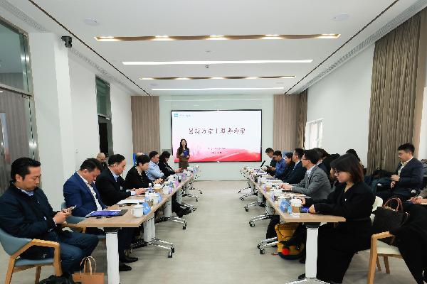 阿斯利康中国总经理林骁带队参访918博天堂云健康“益药·综合旗舰体”，共筑医药创新服务新生态